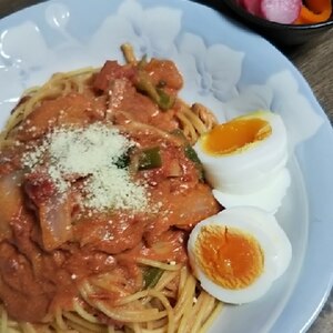 ベーコンとしめじのトマトクリームパスタ 